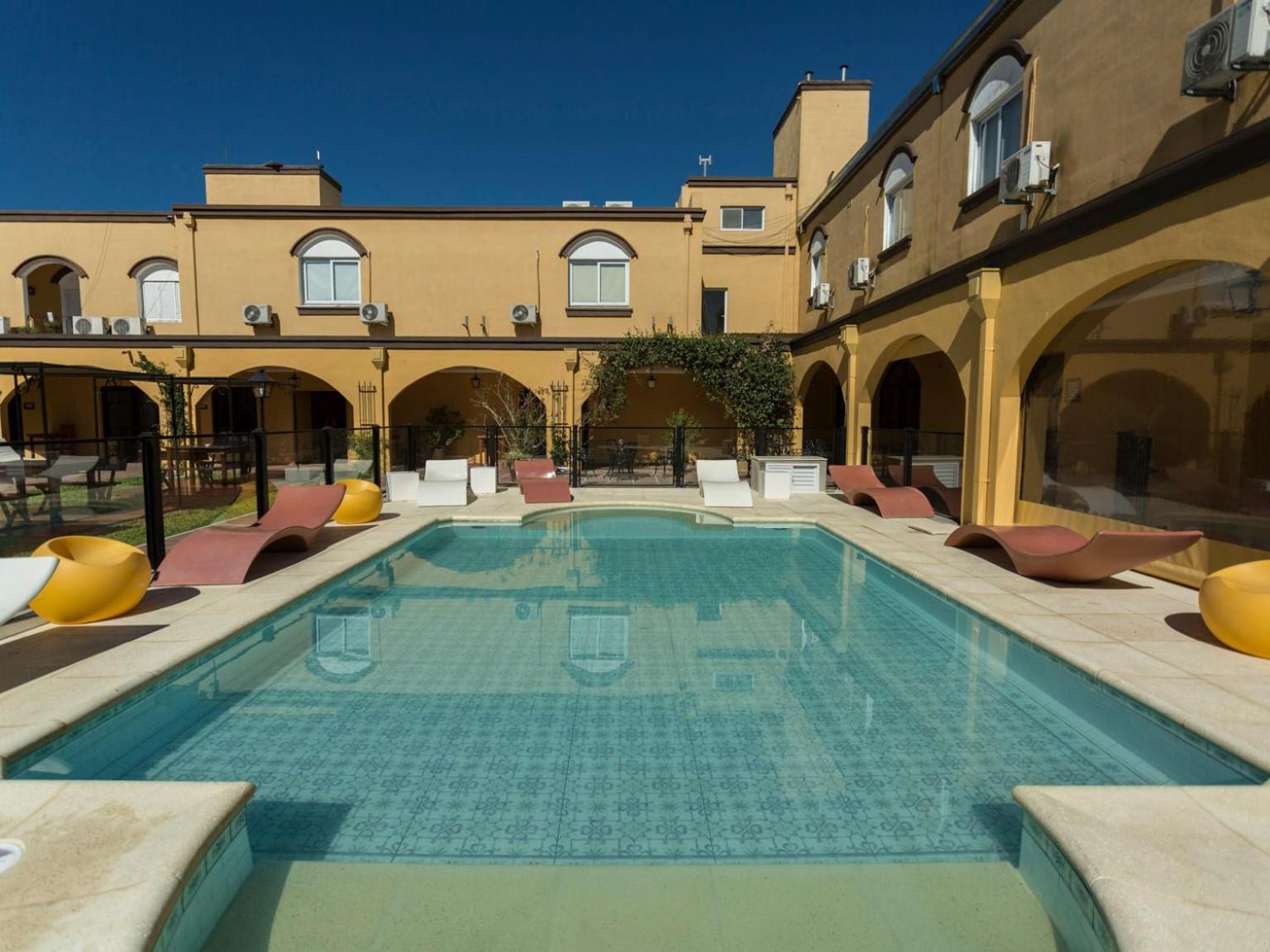 San Carlos 4*
